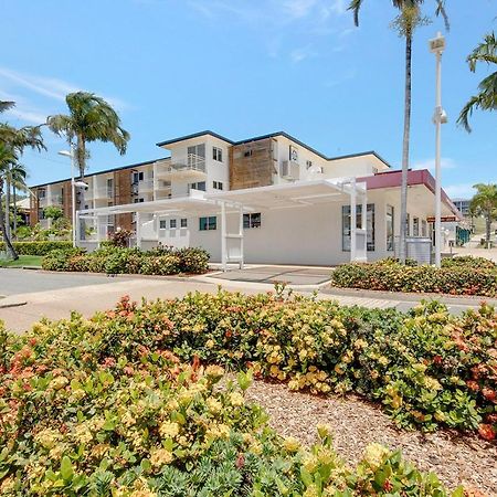 Endeavour Inn Emu Park Bagian luar foto