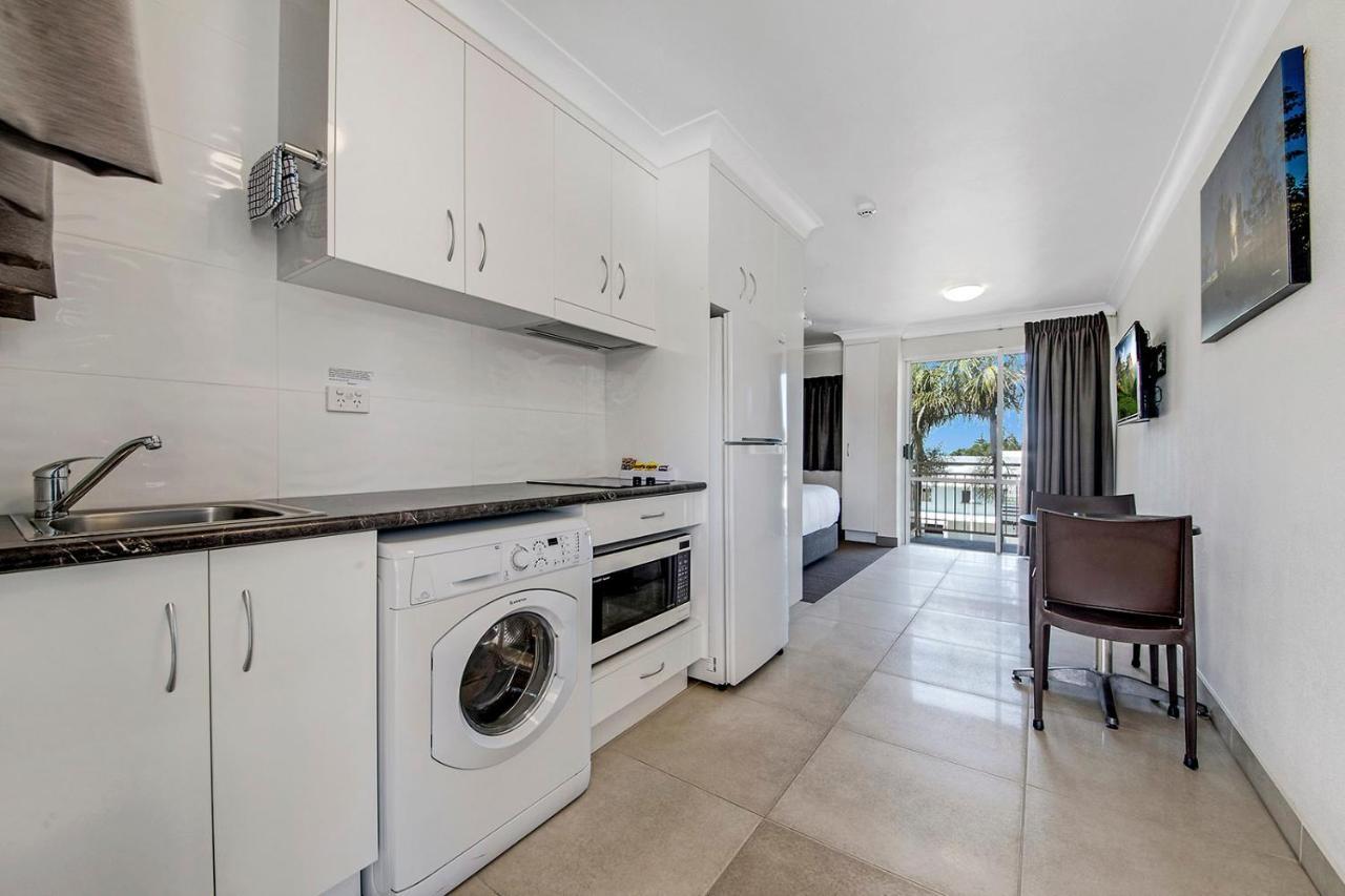Endeavour Inn Emu Park Bagian luar foto