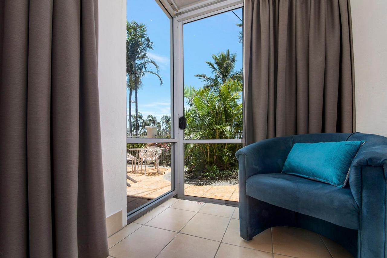 Endeavour Inn Emu Park Bagian luar foto