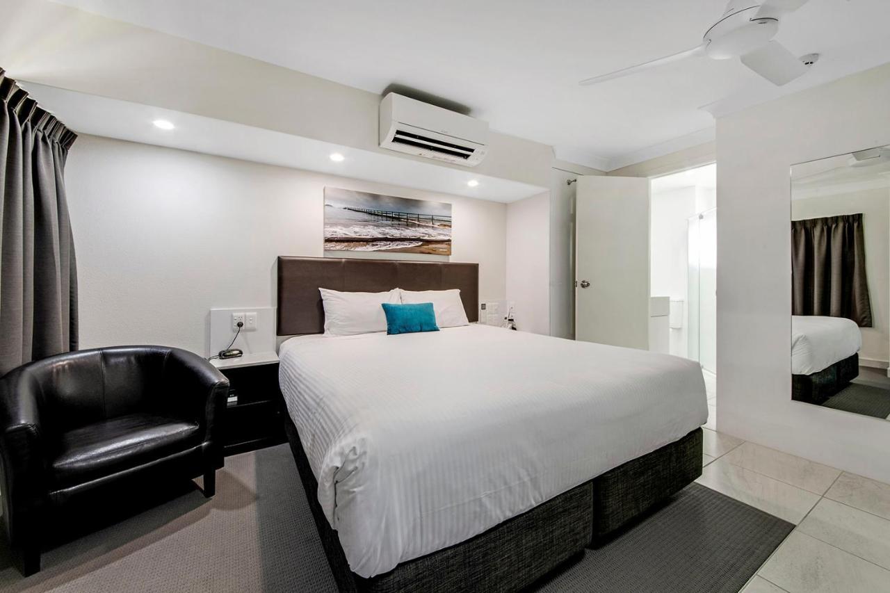 Endeavour Inn Emu Park Bagian luar foto