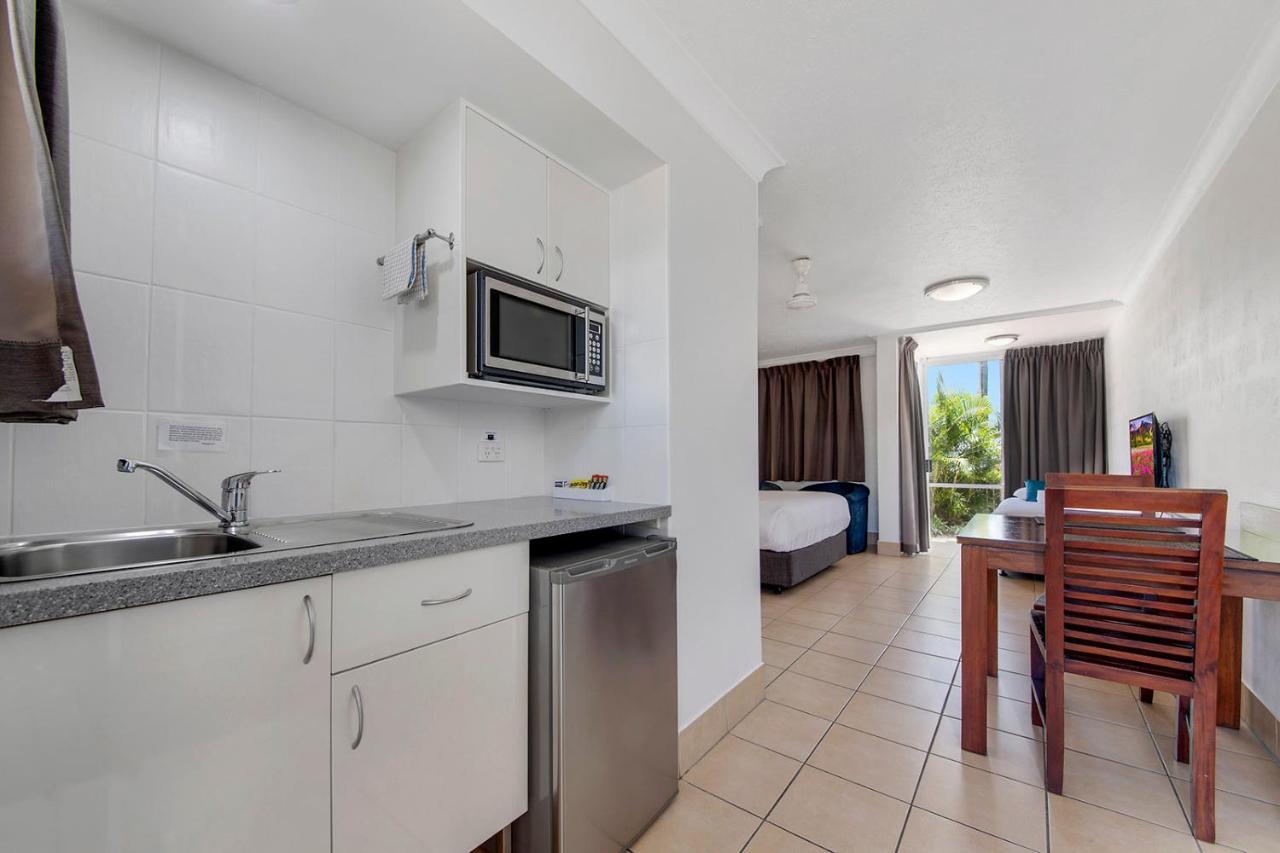 Endeavour Inn Emu Park Bagian luar foto
