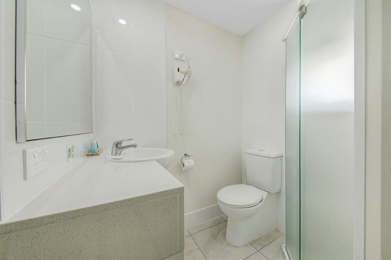 Endeavour Inn Emu Park Bagian luar foto