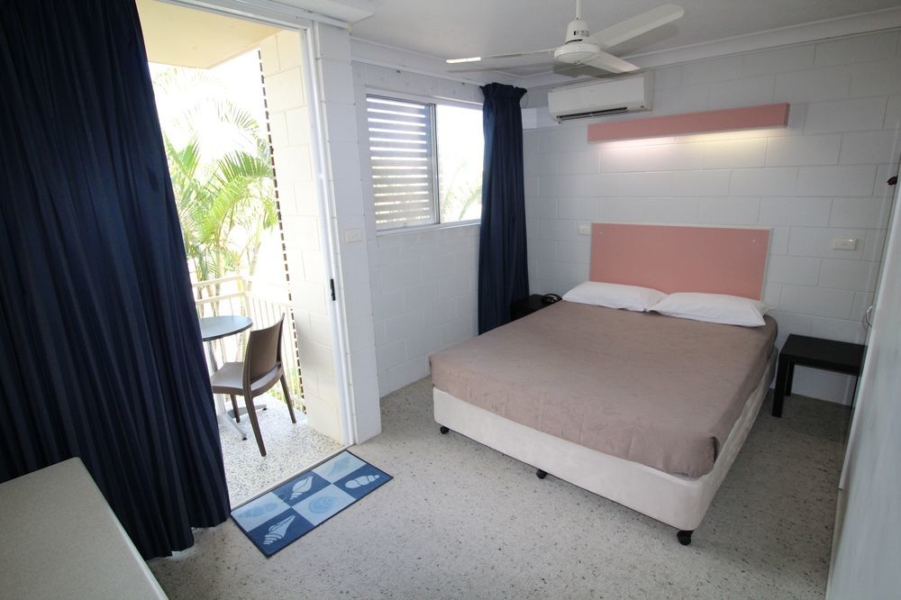 Endeavour Inn Emu Park Bagian luar foto